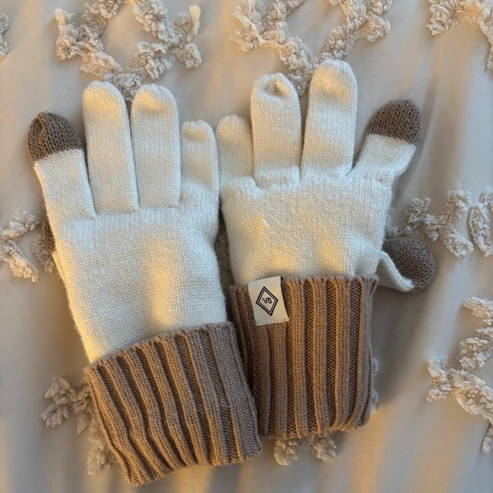 Vera Bradley Cream and Brown Touch Screen Gloves